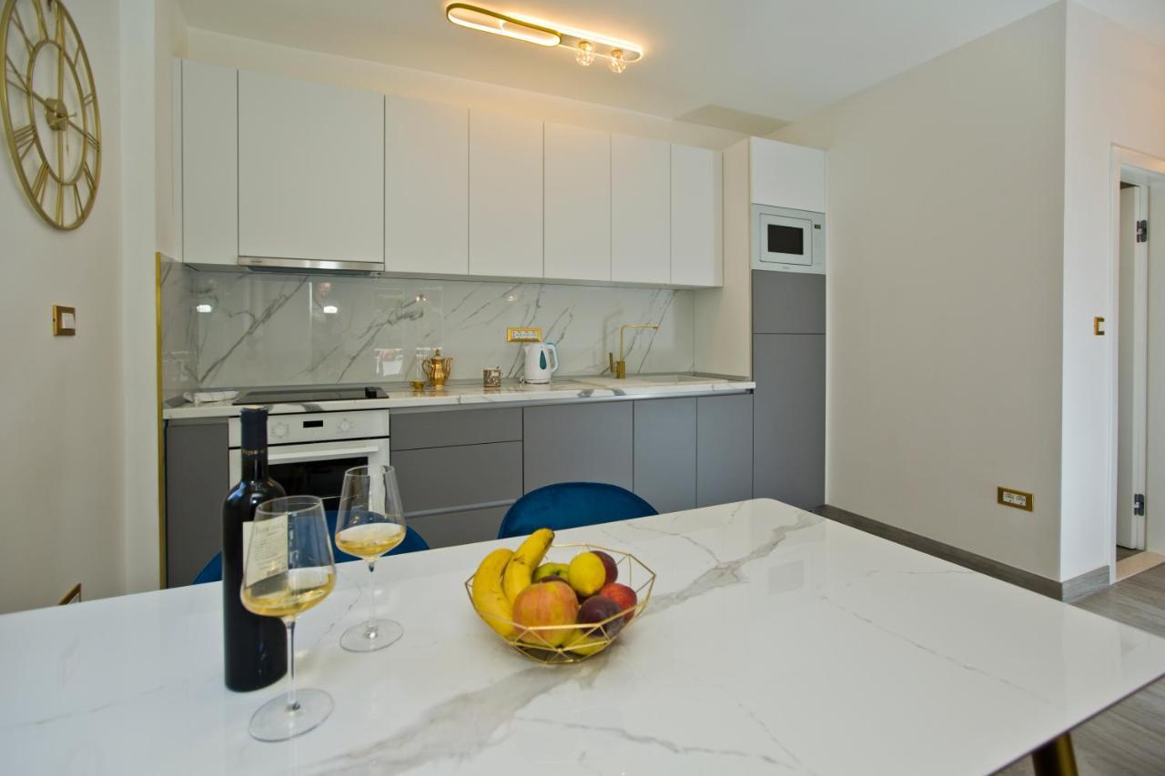 Luxury Apartment Veronika ฮวาร์ ภายนอก รูปภาพ